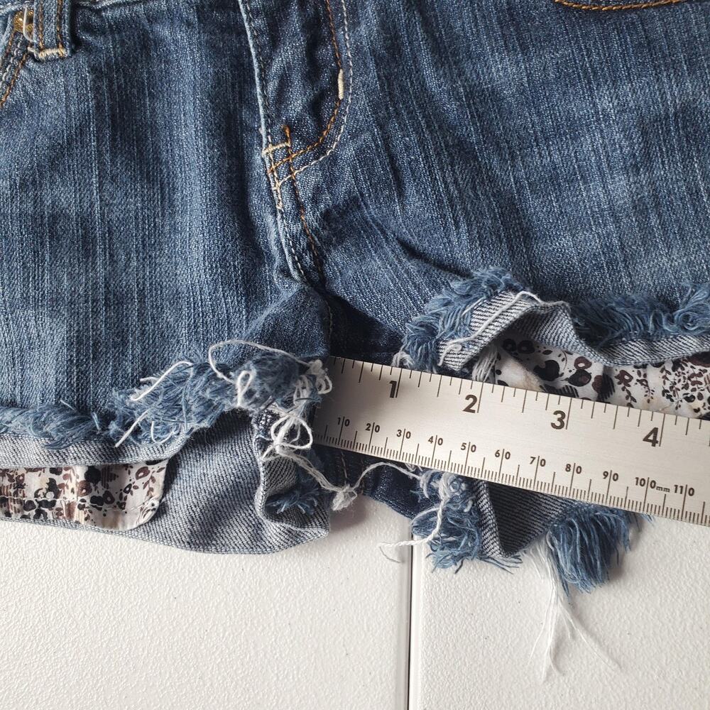 Y2K Guess Micro Shorts Womens 27 Blue Denim Cutoff Low Rise Frayed Hem Floral - Picture 8 of 9